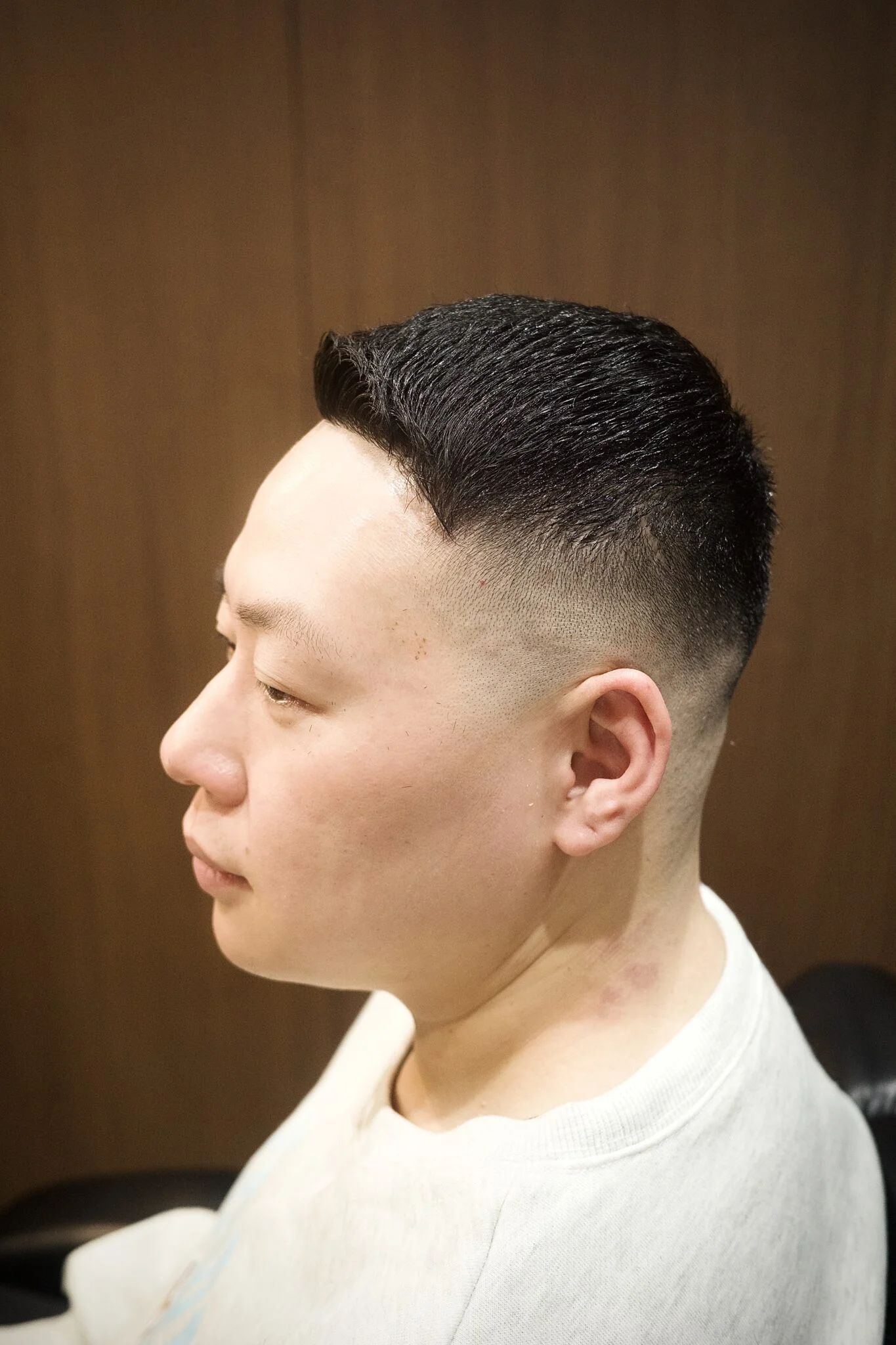 スキンフェード+アイロンパーマ　（シェービング・肩マッサージ付き）